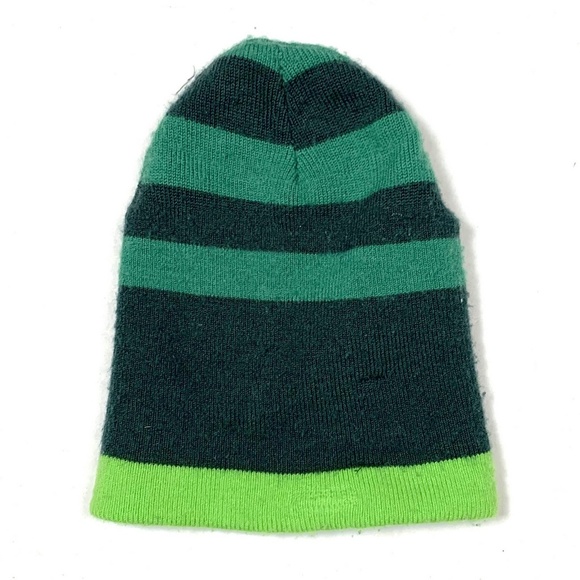 green snow hat